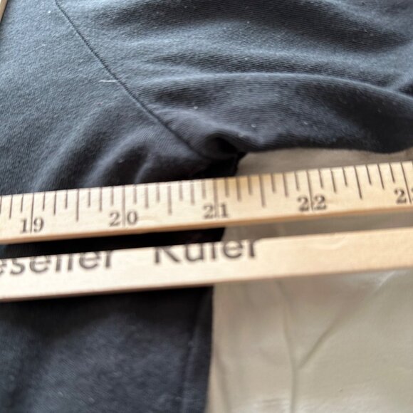 Under Armour Men's Left Chest LOGO Black Short Sleeve T-Shirt XL - Picture 6 of 10